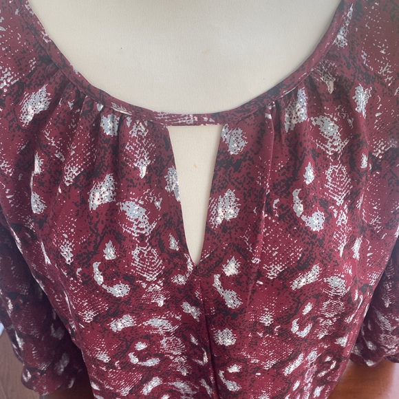 West K Veronica  abstract snake printed Tie  Front 3/4 sleeve Top Small NWOT - Picture 6 of 10